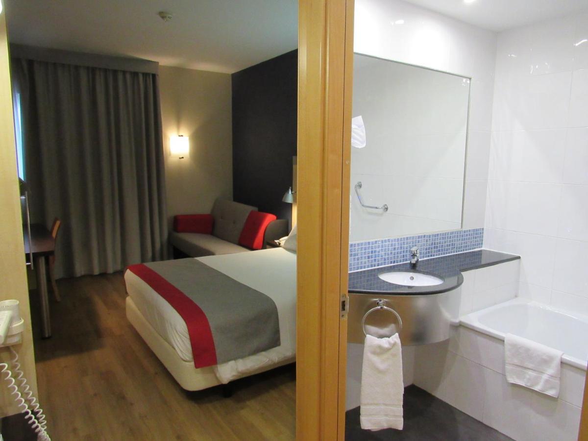 Holiday Inn Express Alcobendas By Ihg Eksteriør bilde