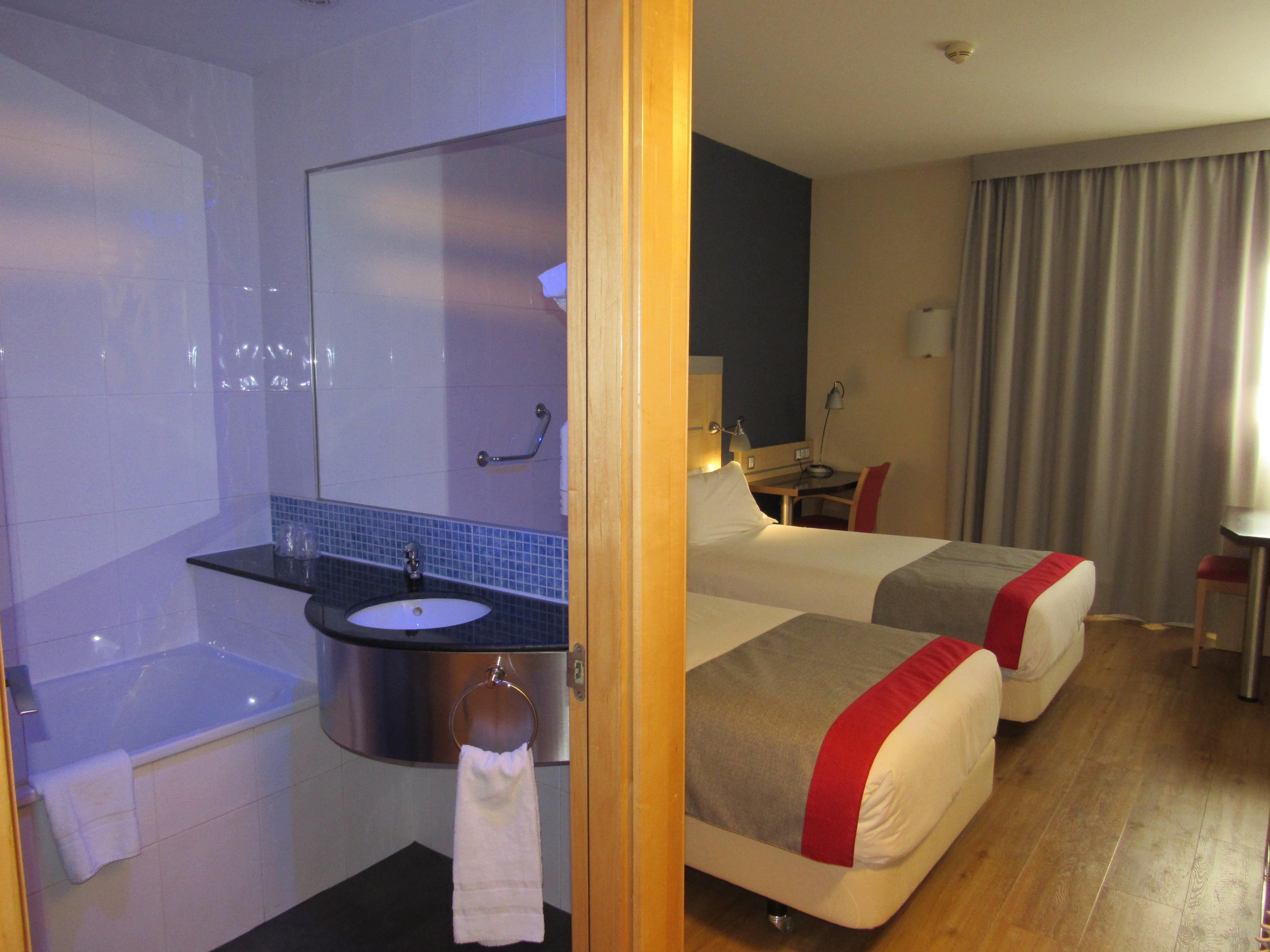 Holiday Inn Express Alcobendas By Ihg Eksteriør bilde