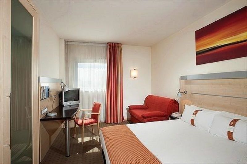 Holiday Inn Express Alcobendas By Ihg Eksteriør bilde